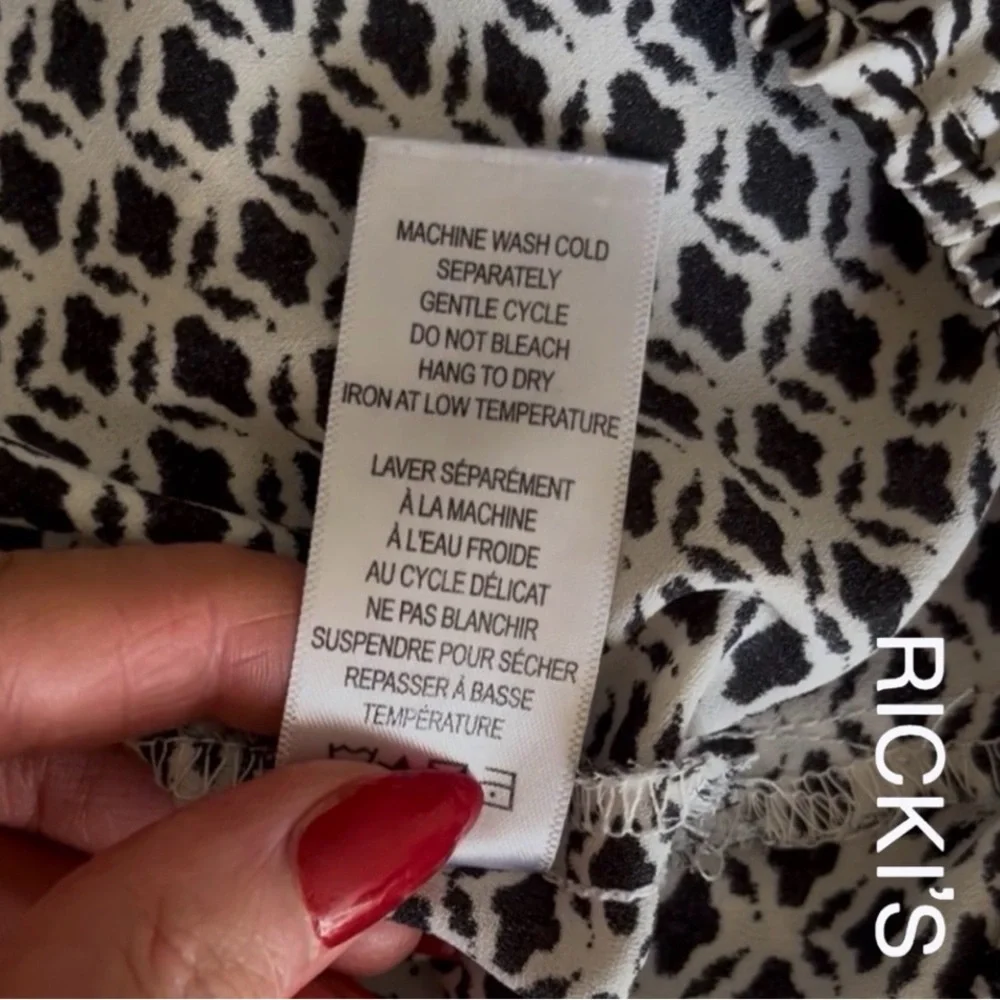Ricky’s Monochrome Patterned Blouse - Picture 11 of 11